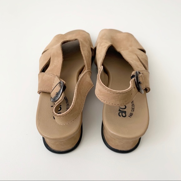 ARCHE Beige/Tan Leather Sandal w/ Wedge Heel Sz 36 - Picture 4 of 11